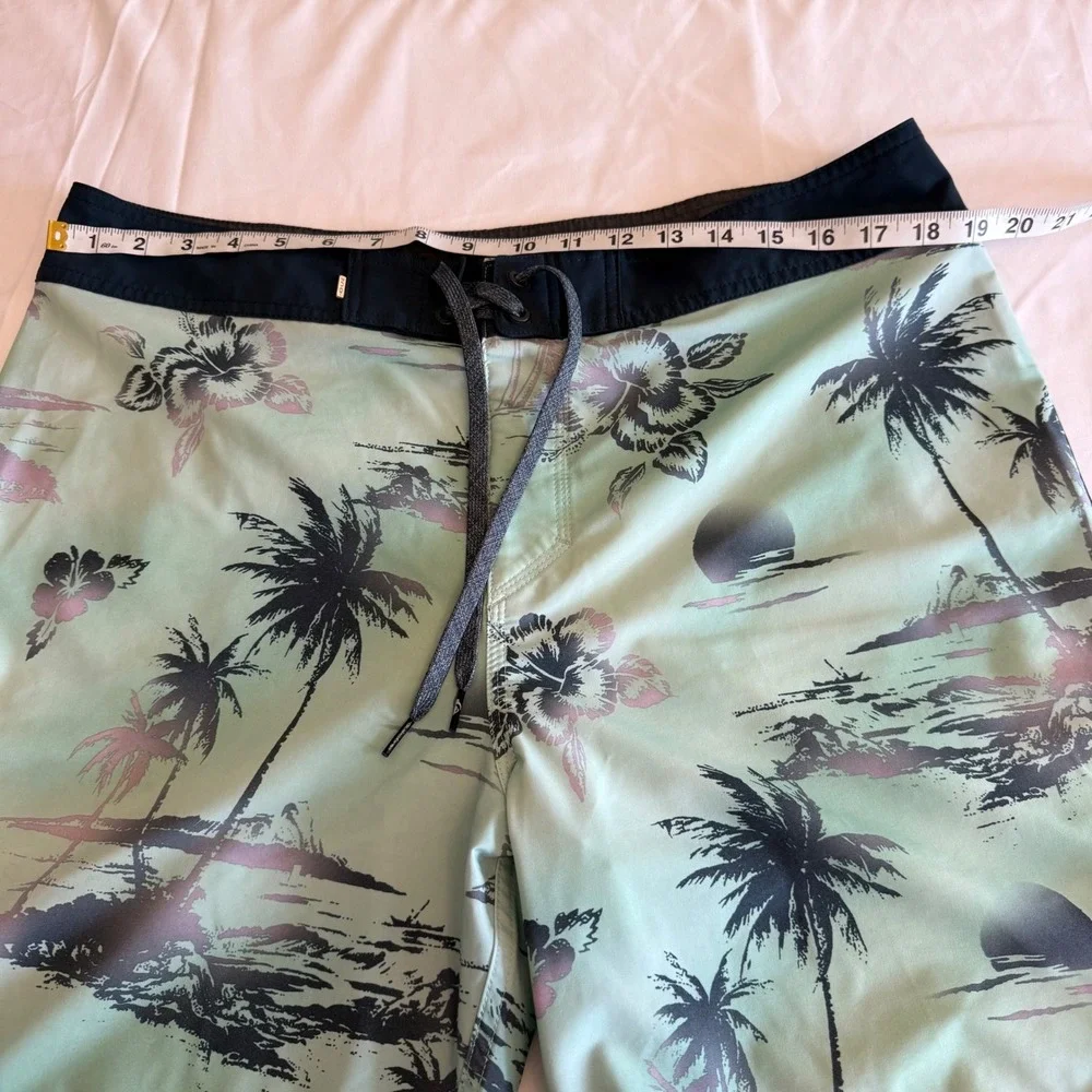 Quiksilver Board Shorts Mens 36 Green Tropical Palm Tree Floral Swim Trunks